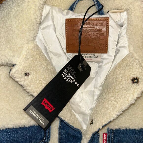New Levi's Premium Ex-Boyfriend Pieced Cream Sherpa & Denim Trucker Jean Jacket - Picture 3 of 7